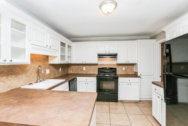 Building Photo - Classic 3 Bedroom Home in Brandon, MS!