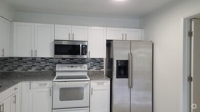 Building Photo - 718-720-720 SW 7th St