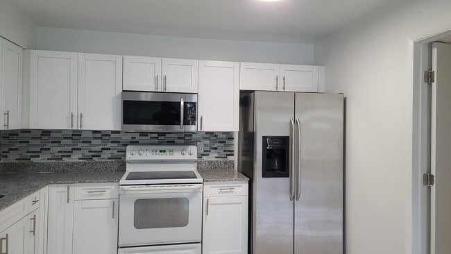 POS Holdings LLC-718-720 - POS Holdings LLC-718-720 Apartment