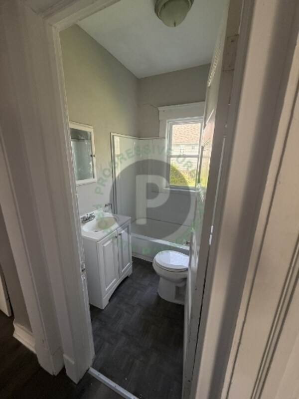 Foto del edificio - 10303 Sophia Ave