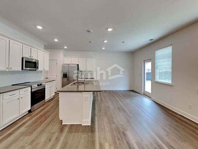 Foto del edificio - 645 Summit View Lane