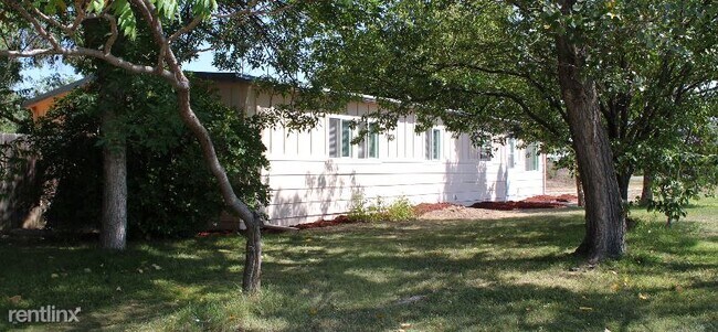 Foto del edificio - 3 br, 2 bath House - 1306 West Trilby Rd