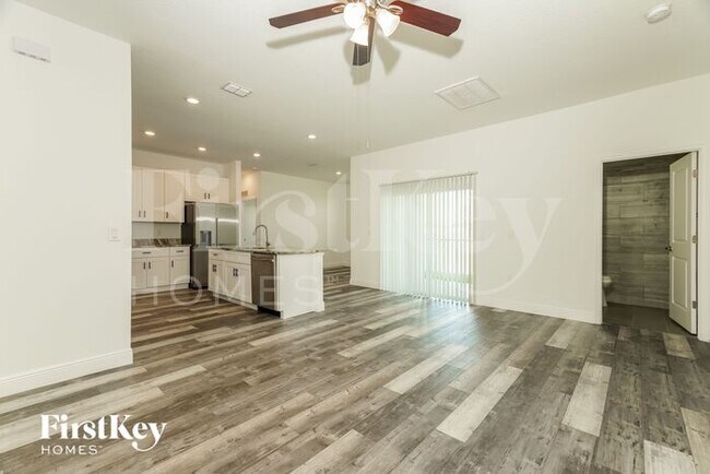 Building Photo - 301 Cimarron Ct