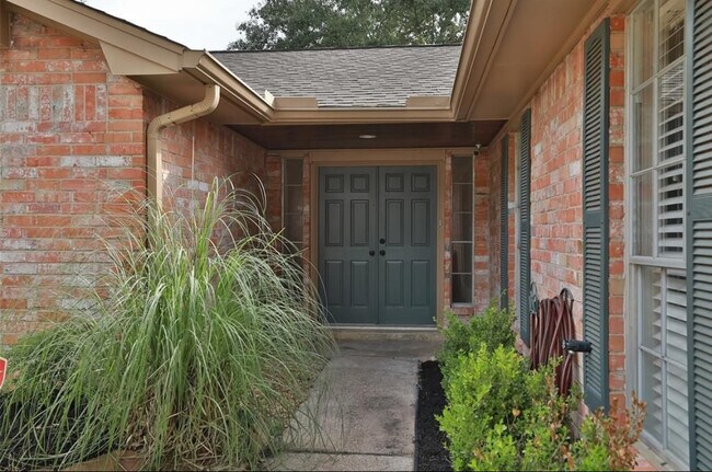 Building Photo - 17015 Methil Dr