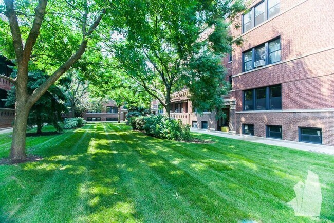 Foto del edificio - 2516 N Kedzie Blvd