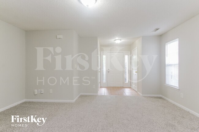 Foto del edificio - 1673 Blue Lake Dr