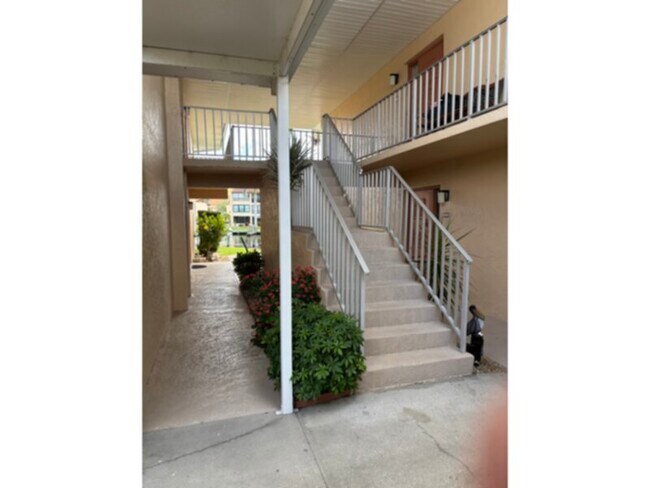 Foto del edificio - AVAILABLE NOW! Waterfront 2 Bed 2 Bath, Pr...
