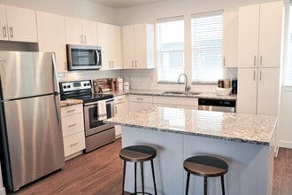 Building Photo - Parc View Apartments & Townhomes