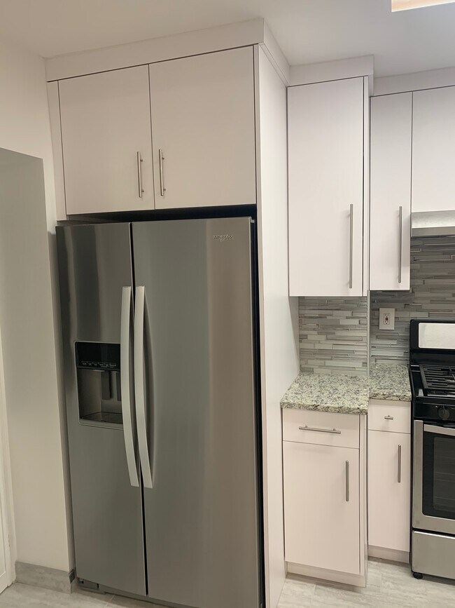 Building Photo - 453 Avenue U