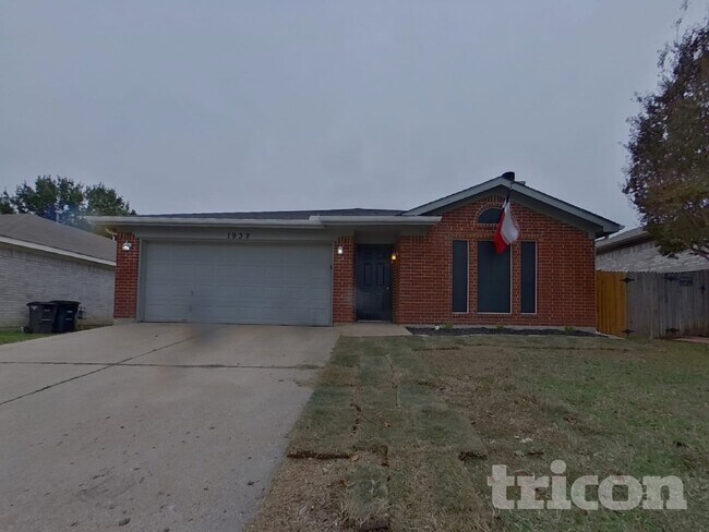 Foto del edificio - 1932 Cedar Tree Dr