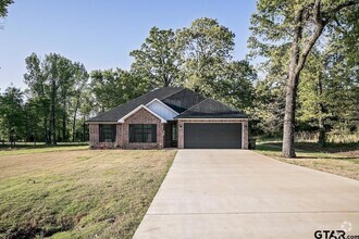 Building Photo - 18310 Timber Oaks Dr