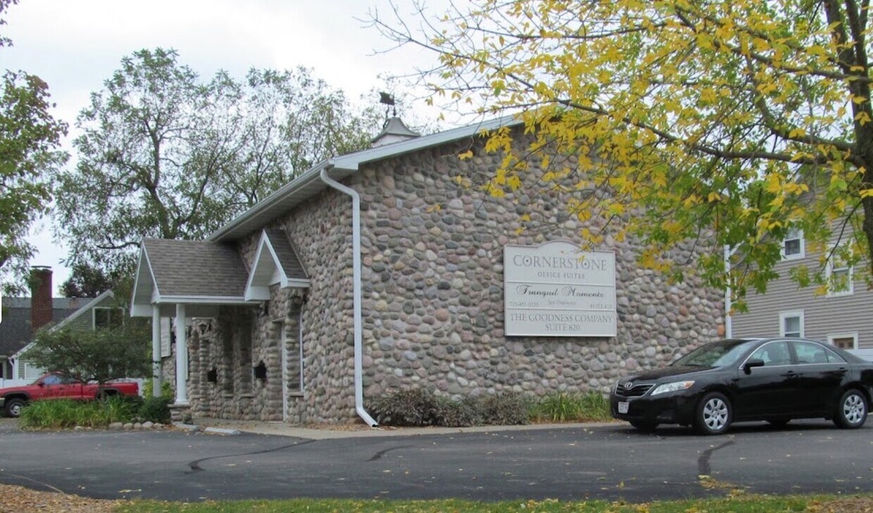 810 Baker Street House Rental in Wisconsin Rapids, WI