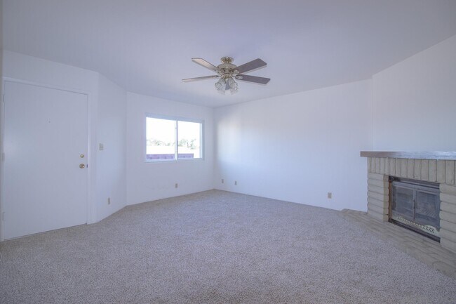 Building Photo - 2577 Buena Vista Ave