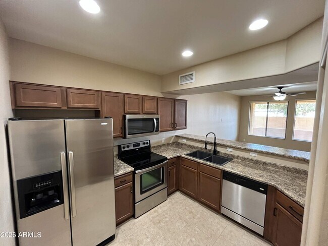 Foto del edificio - 16232 N 30th Pl