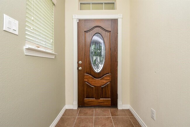 Building Photo - 8908 Clovermist Dr