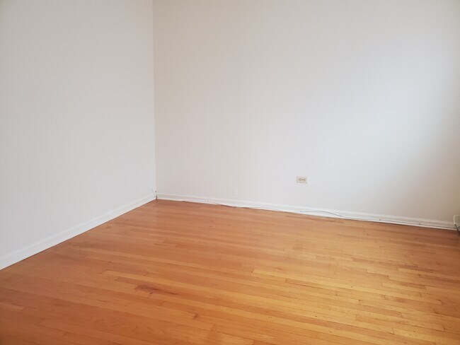 Foto del edificio - 6117 N Mozart St