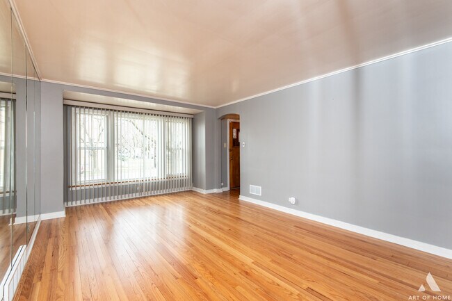 Building Photo - 331 E 82nd St