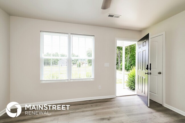 Foto del edificio - 6282 Brentwood Park Ct