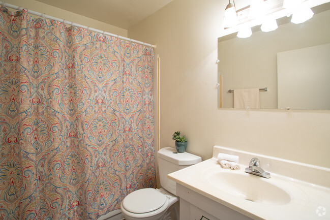 Bathroom - Fox Pointe