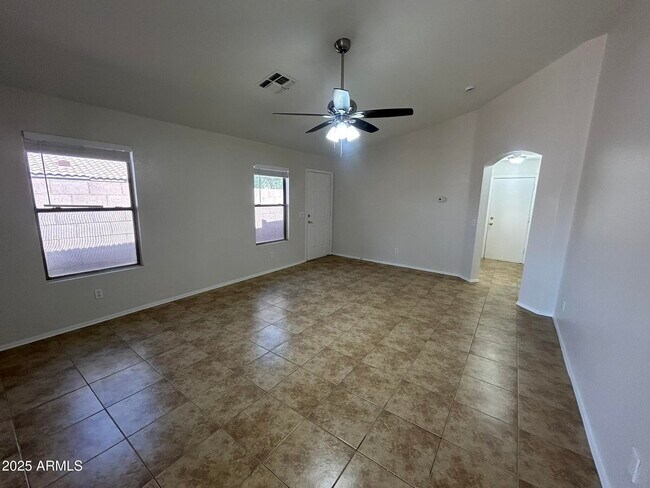 Foto del edificio - 10903 E Arcadia Ave