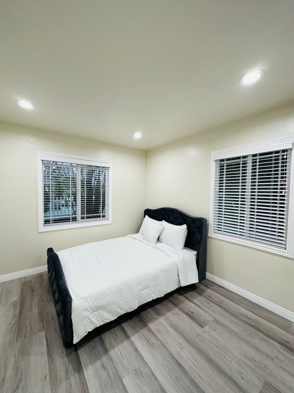 Foto principal - 8952 McClure Ave