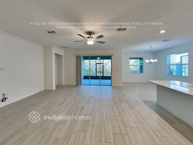 Building Photo - 14318 17th Ct E