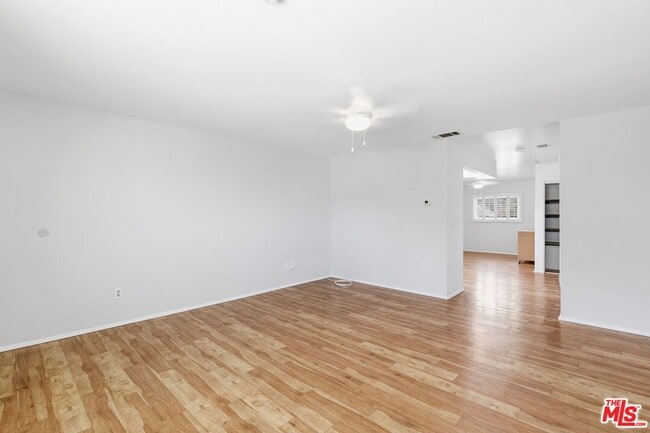 Foto del edificio - 2752 Guirado St