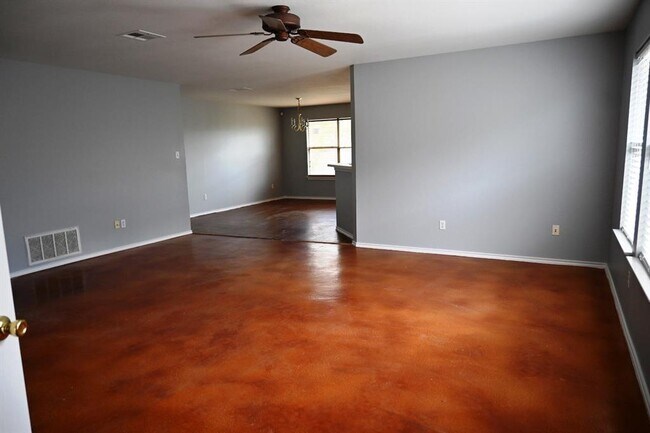 Building Photo - 109 Gillespie Ln