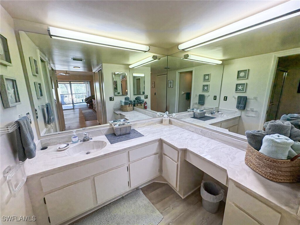Foto del edificio - 5665 Trailwinds Dr