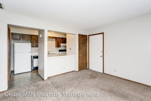 Building Photo - 525 W 37th St N