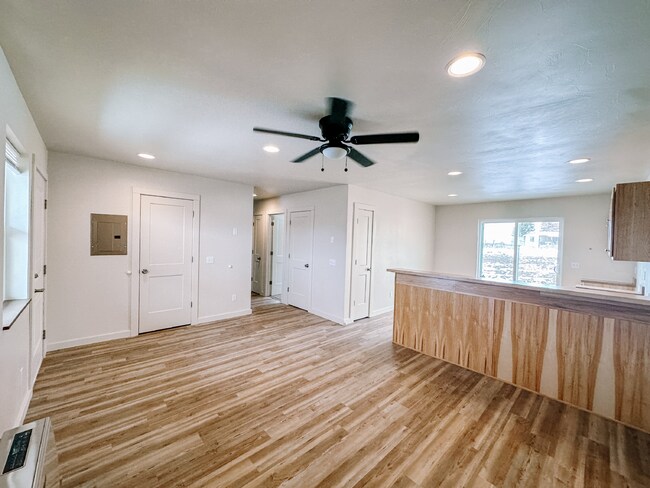 Foto del edificio - Newer Duplex for Rent Between Twin Bridges and Sheridan!