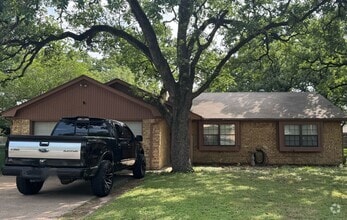 Building Photo - 3104 Forestwood Dr