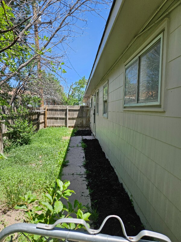 Foto del edificio - 1208 Southwest Dr
