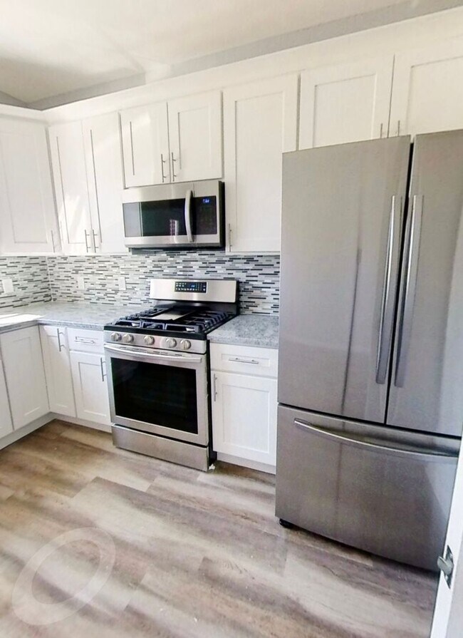 Foto del edificio - Stunning 3-Bedroom, 2.5-Bathroom Home in T...