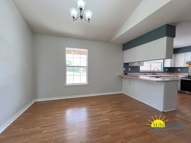 Foto del edificio - Smart & Solar-Powered South Crestview Home Near Duke Field & Eglin AFB