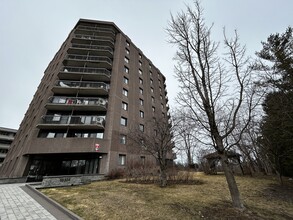 Building Photo - 10334 Rue Paul-Comtois