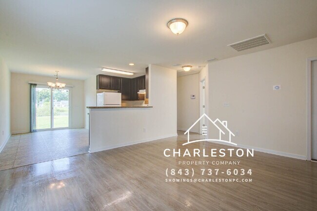 Foto del edificio - 183 Brittondale Rd