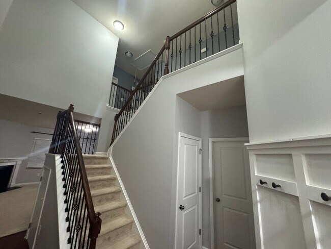 Foto del edificio - 1052 Spacious Skies Ln