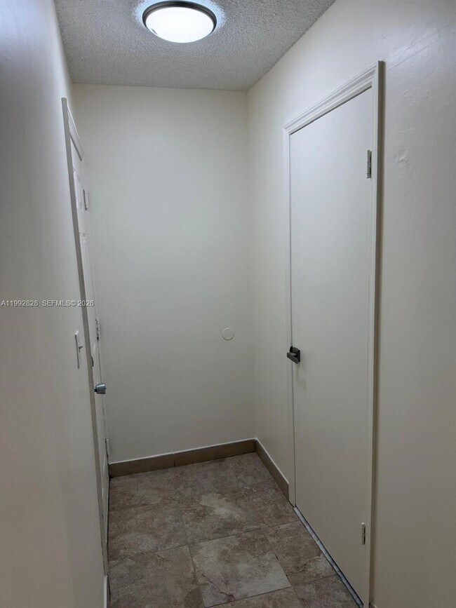 Foto del edificio - 14907 SW 80th St