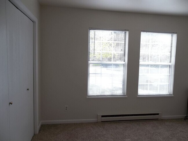 Foto del edificio - 1300 W Stuart St