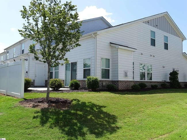 Building Photo - 146 Bromes Way
