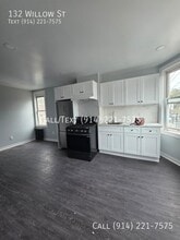 Building Photo - 132 Willow St