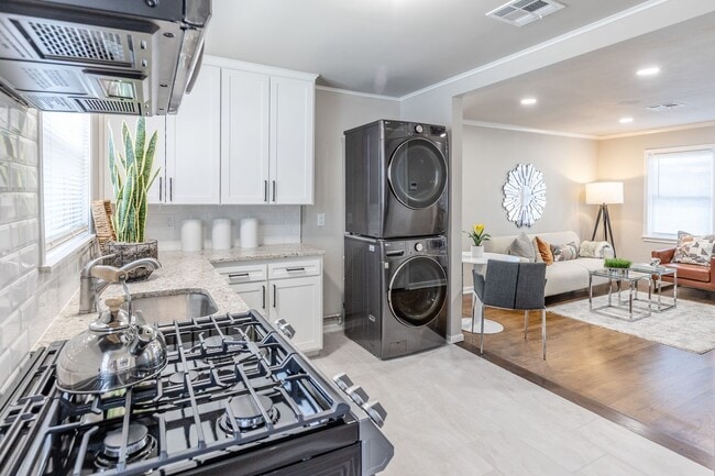 Foto del interior - 1408 S Quaker Ave