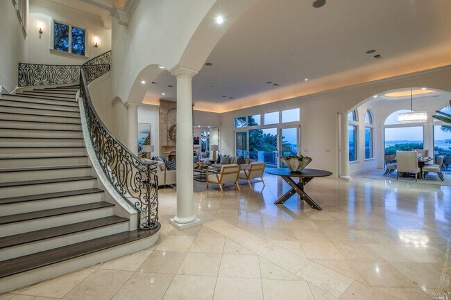 Building Photo - 3650 Paradise Dr