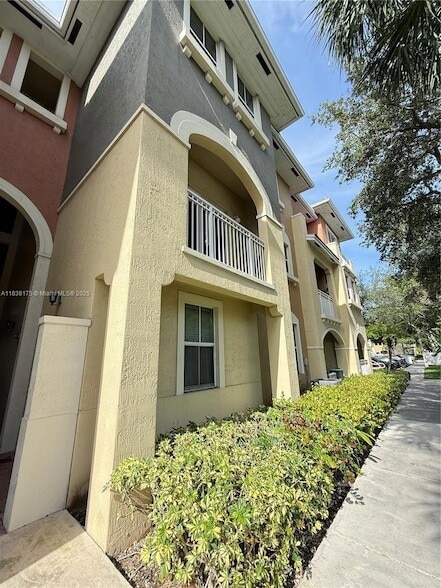Building Photo - 10805 NW 89th Terrace