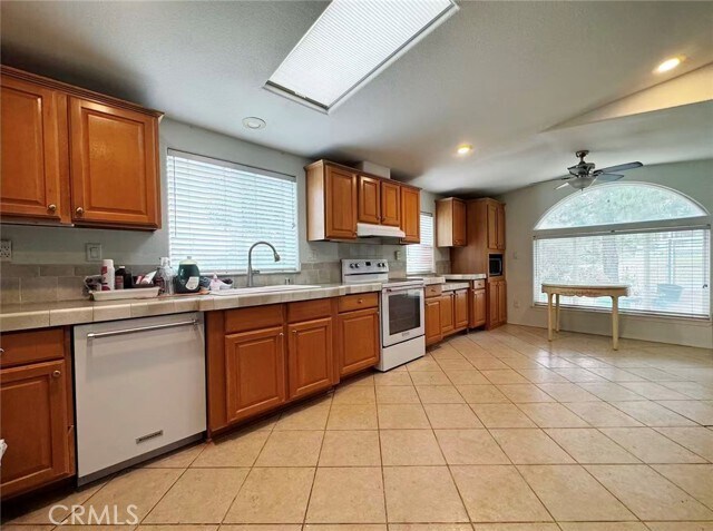 Foto del edificio - 1053 Deercrest Dr