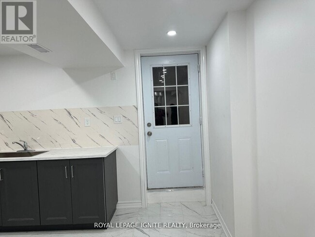 Building Photo - 111 Misty Hills Trail