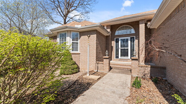Building Photo - "Lovely 3-Bed Home with Granite Kitchen & ...