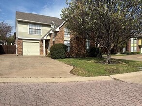 Building Photo - 500 Button Willow Ct