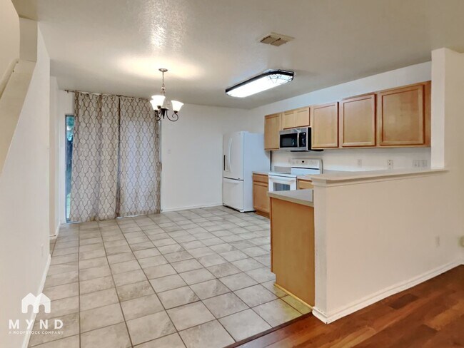 Foto del edificio - 4523 Rothberger Way